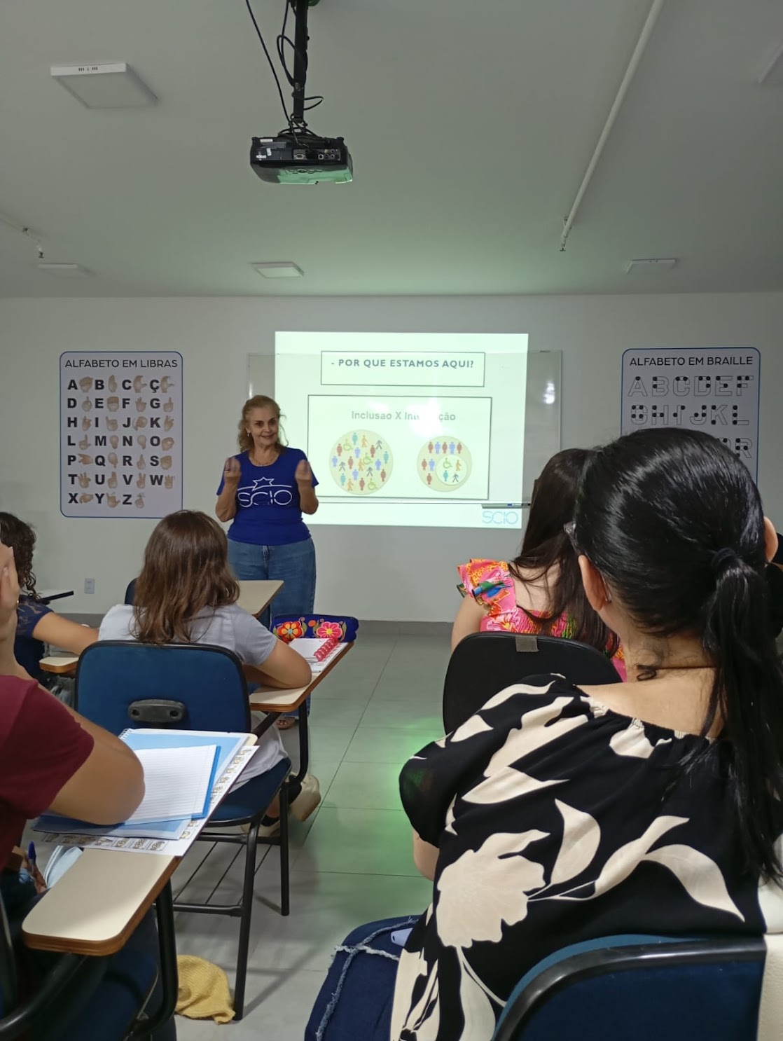Formação sobre inclusão para educadores